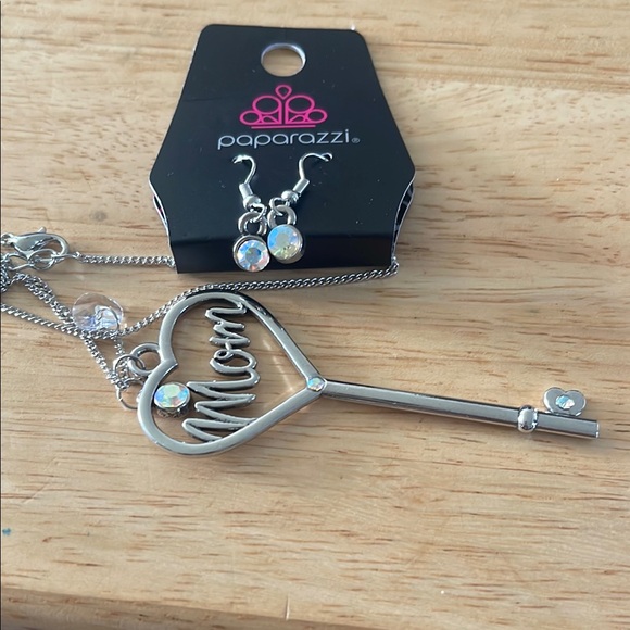 paparazzi Jewelry - Paparazzi Silver 'Mom' Key Necklace and Earring Set